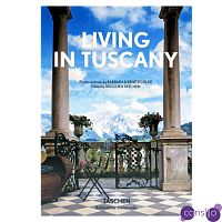 Книга Living in Tuscany